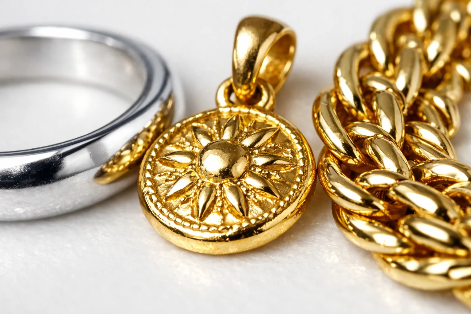 Understanding-the-Materials-That-Make-Affordable-Jewelry-Look-Expensive